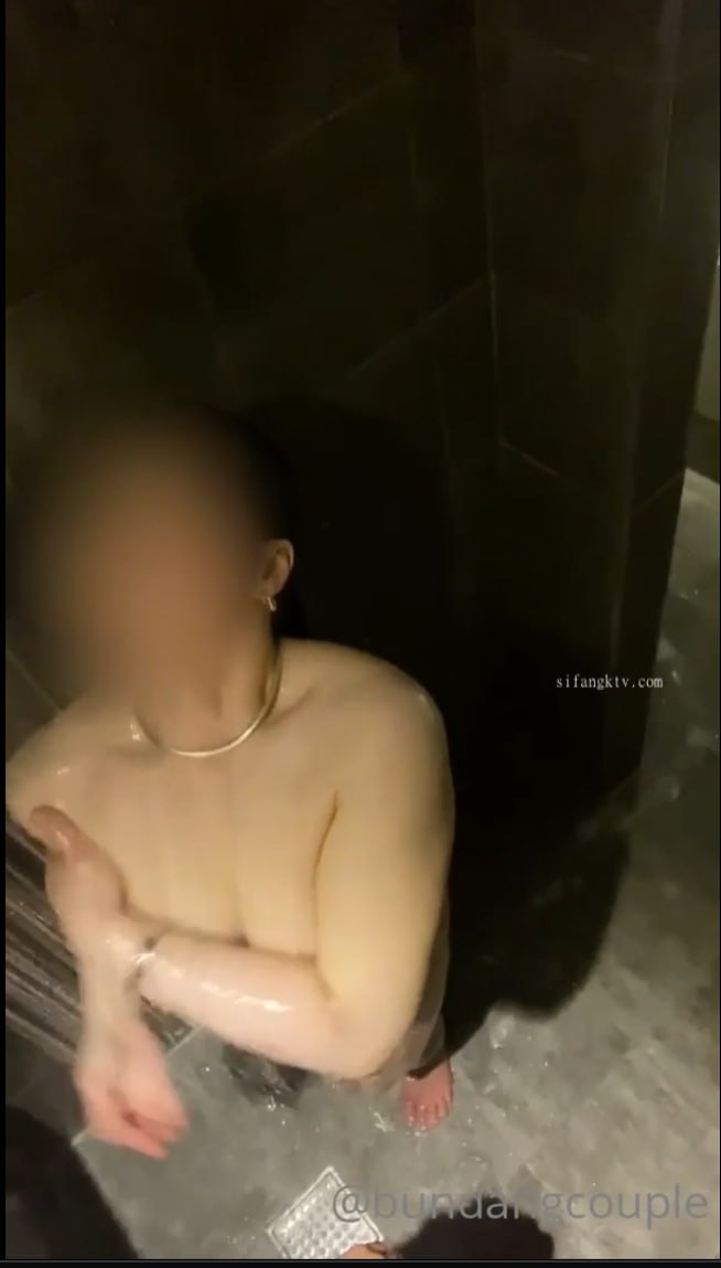 SDMUA-016-C ライバル同士のガルバ店員が凄テクでM男を奪い合うナマ中出しSEX